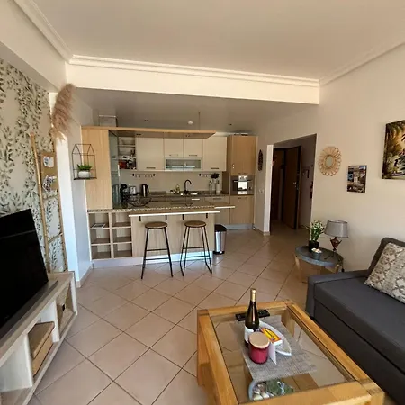 Três Palmeiras With Pool Appartement